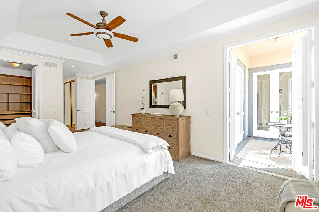 1370 Kelton Ave Unit: 203