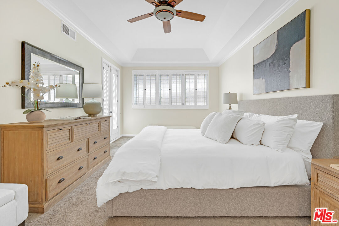 1370 Kelton Ave Unit: 203