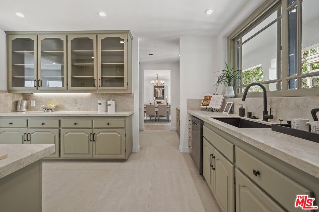 Perfect Location in The Flats