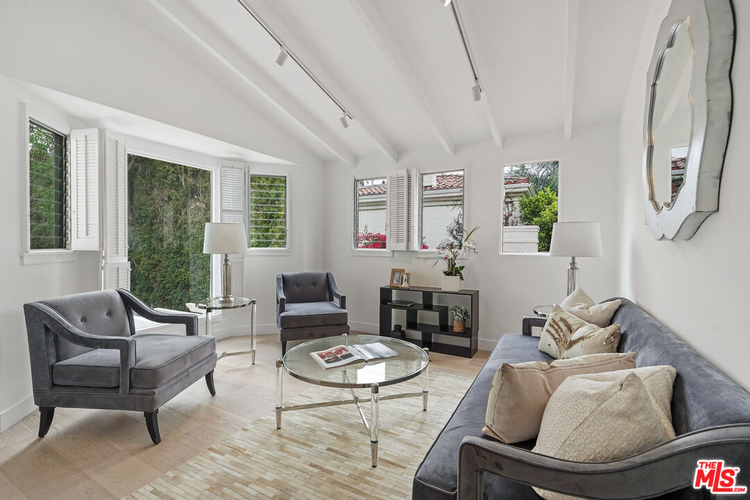 Perfect Location in The Flats