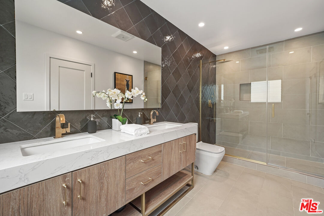 Perfect Location in The Flats