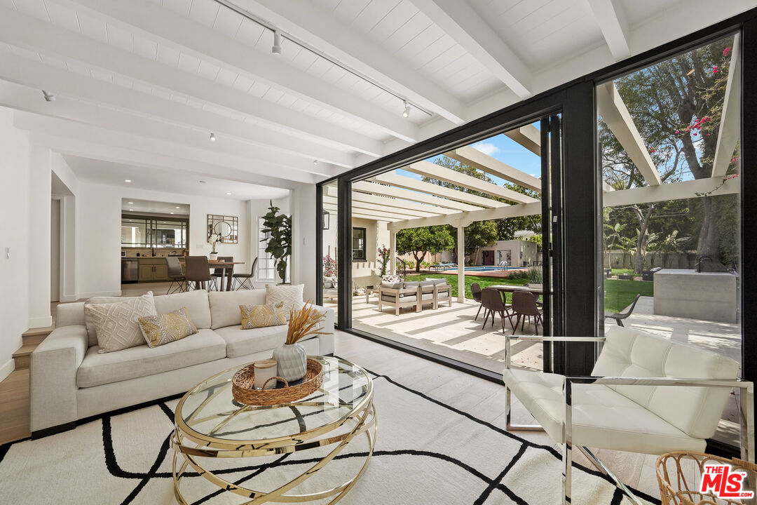 Perfect Location in The Flats