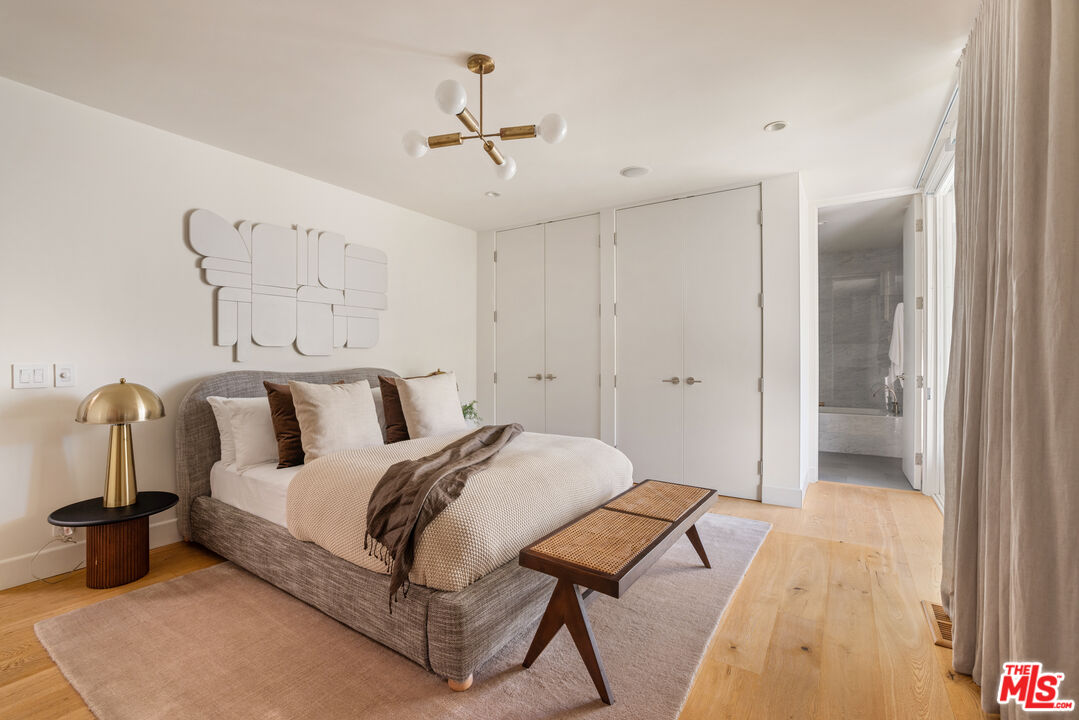 Inviting Mid-Century Modern