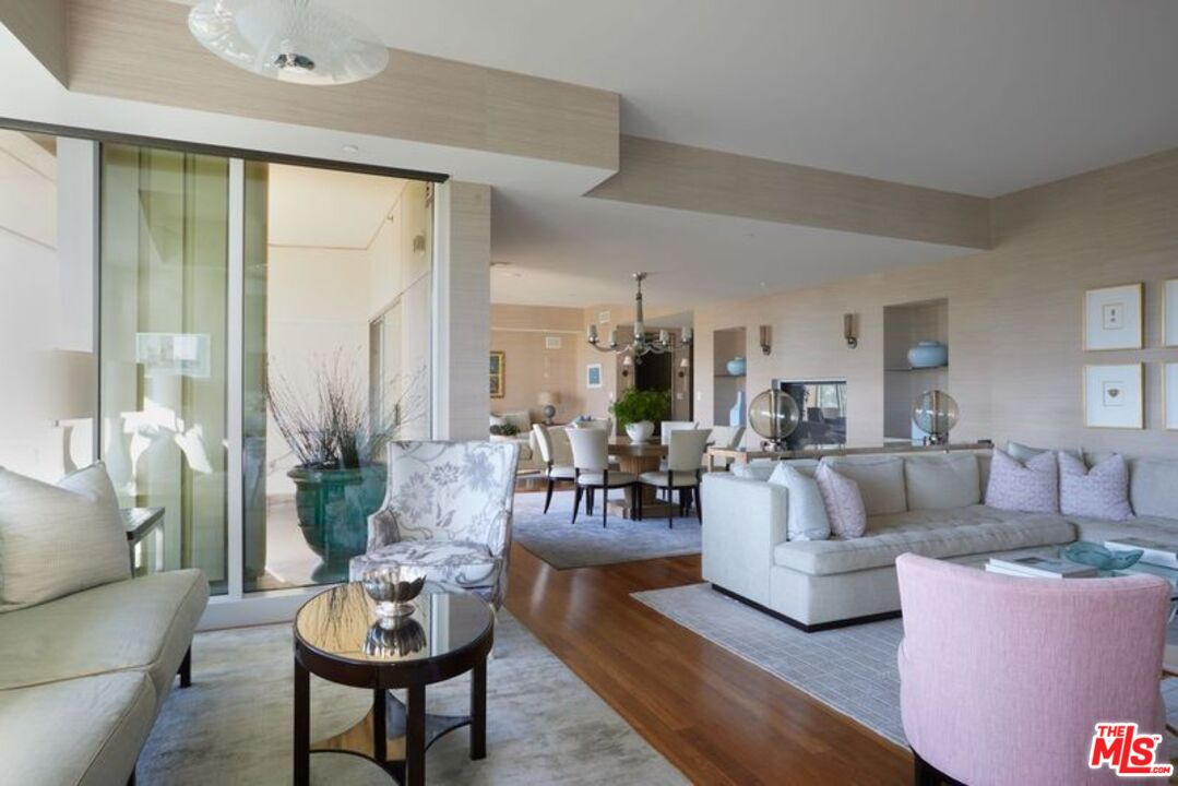 1 W Century Dr Unit: 4A
