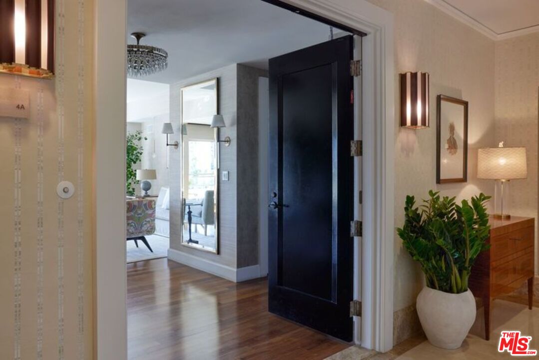 1 W Century Dr Unit: 4A