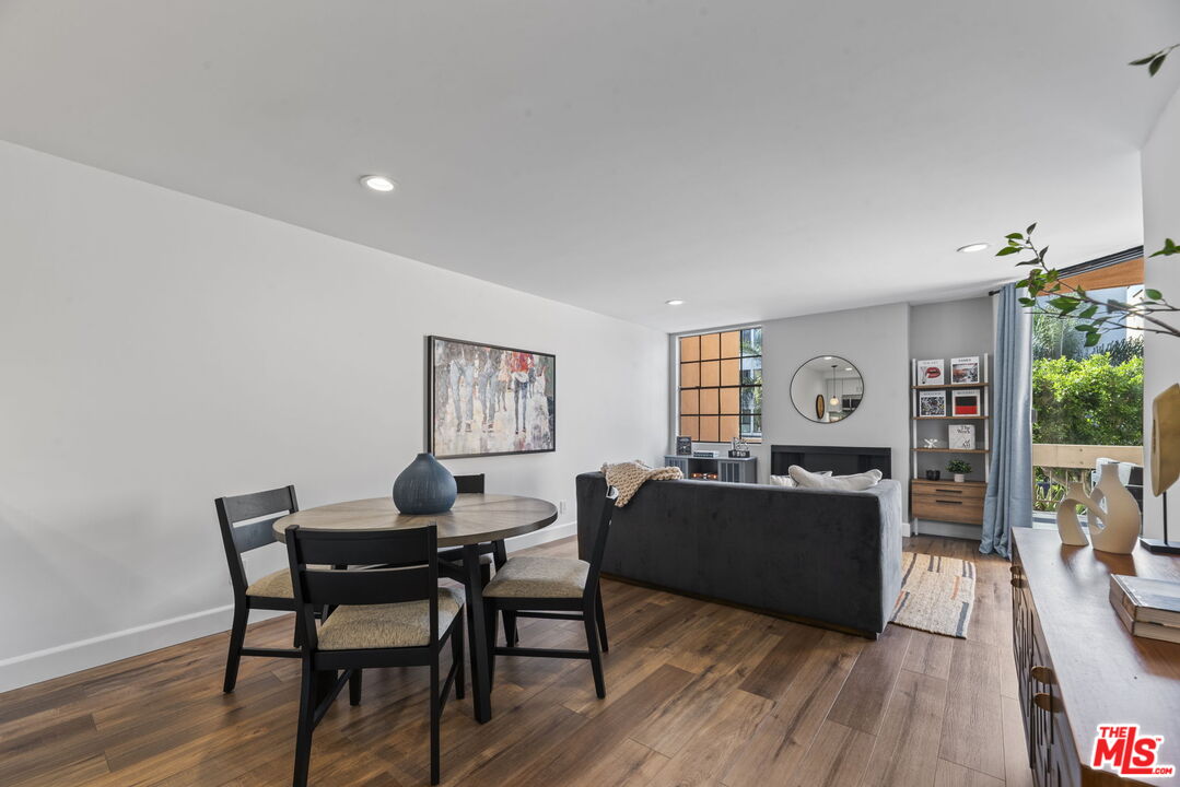 750 N Kings Rd Unit: 124