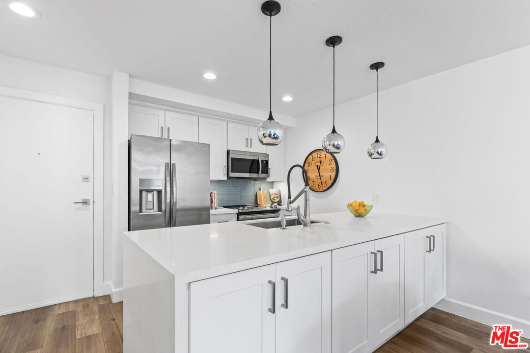 750 N Kings Rd Unit: 124