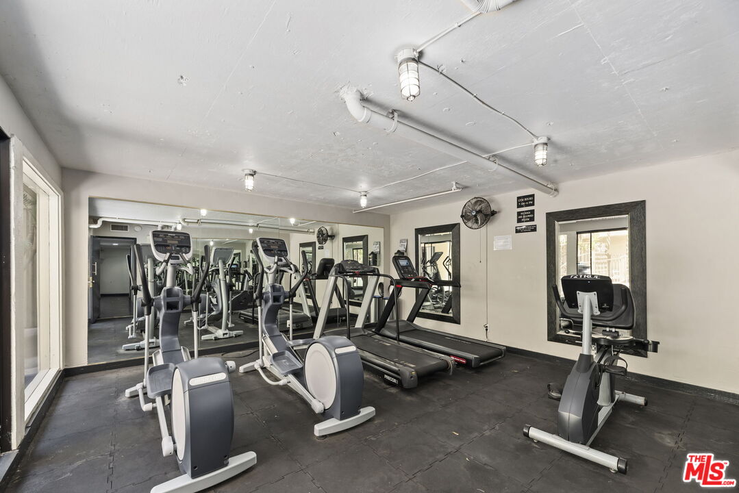 750 N Kings Rd Unit: 124