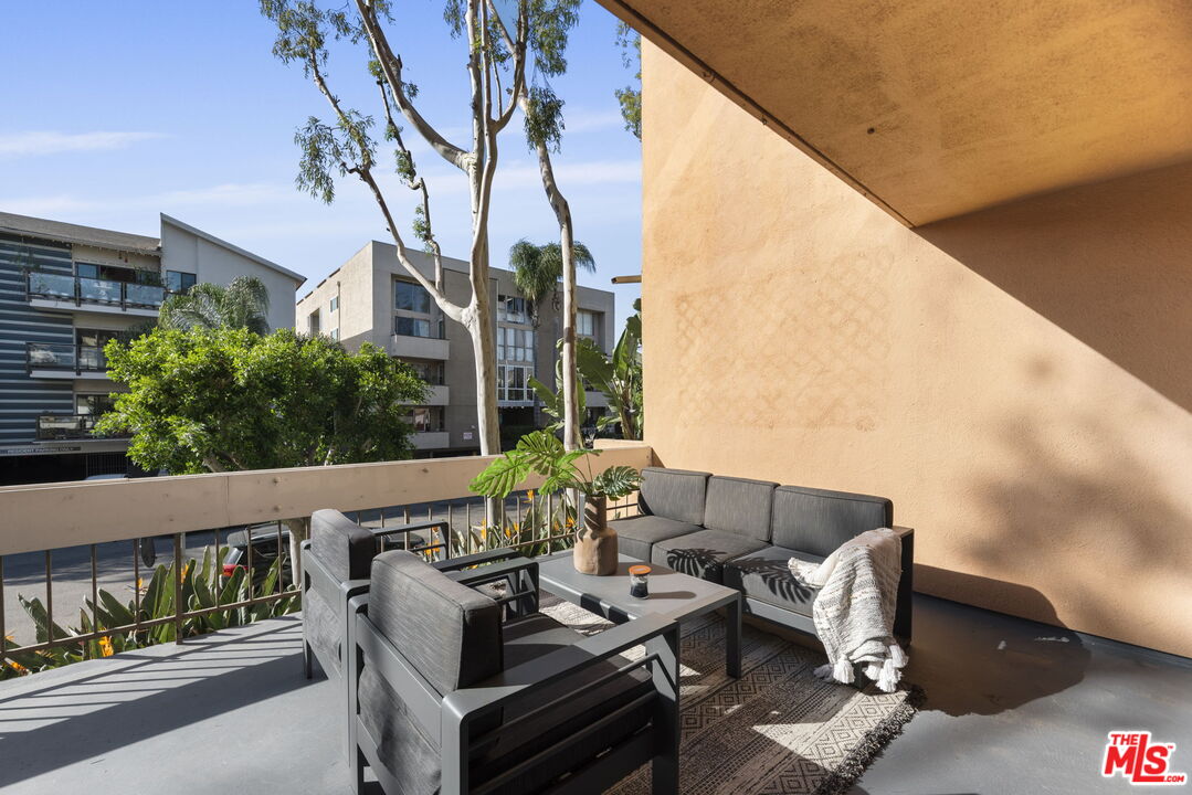 750 N Kings Rd Unit: 124