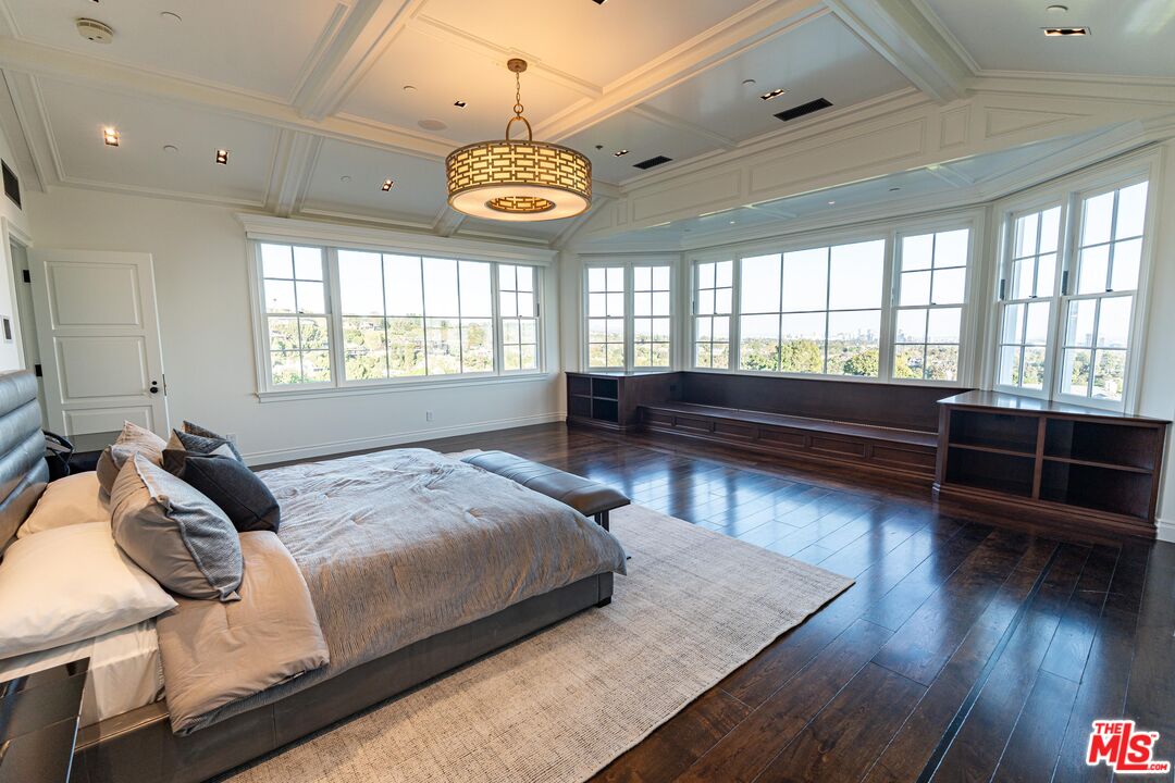 Perched in the premier palisades riviera