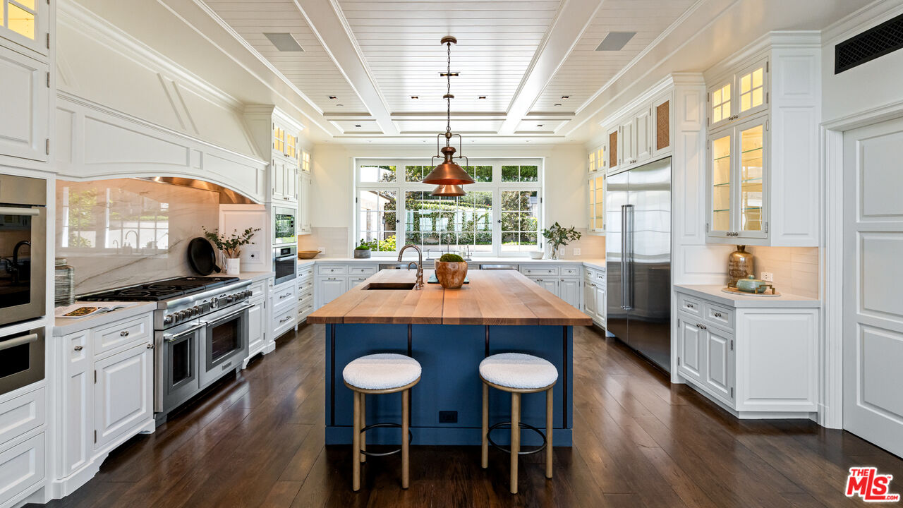 Perched in the premier palisades riviera