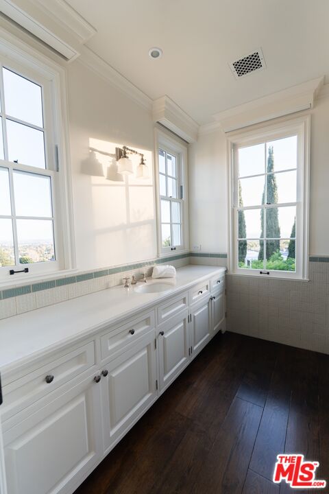 Perched in the premier palisades riviera