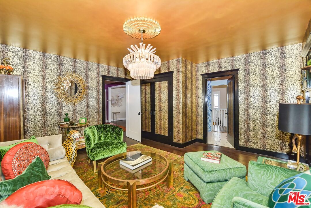 Beachwood Canyon Craftsman