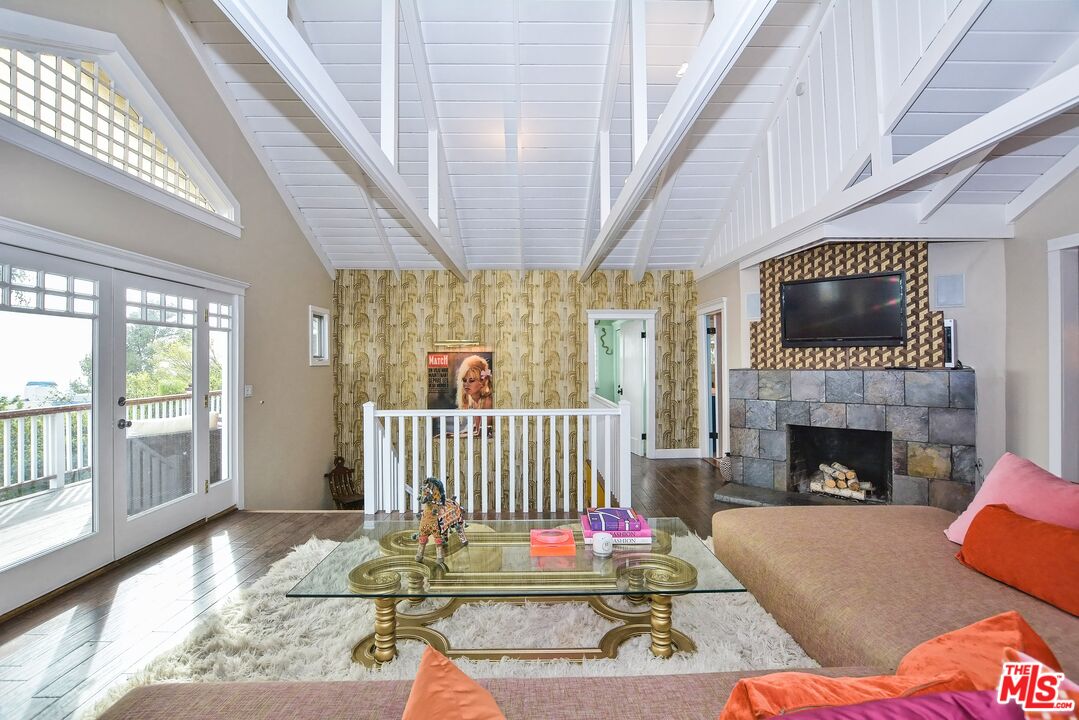 Beachwood Canyon Craftsman