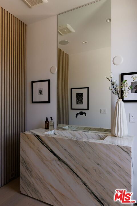 An extraordinary promontory in Malibu Park