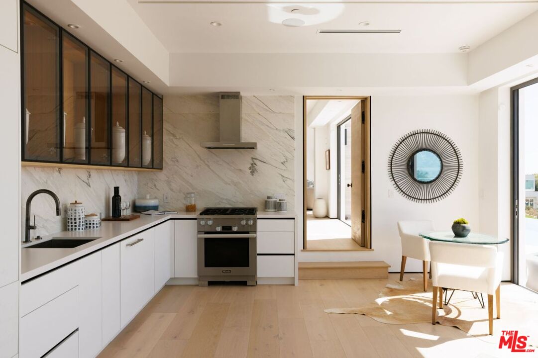 An extraordinary promontory in Malibu Park