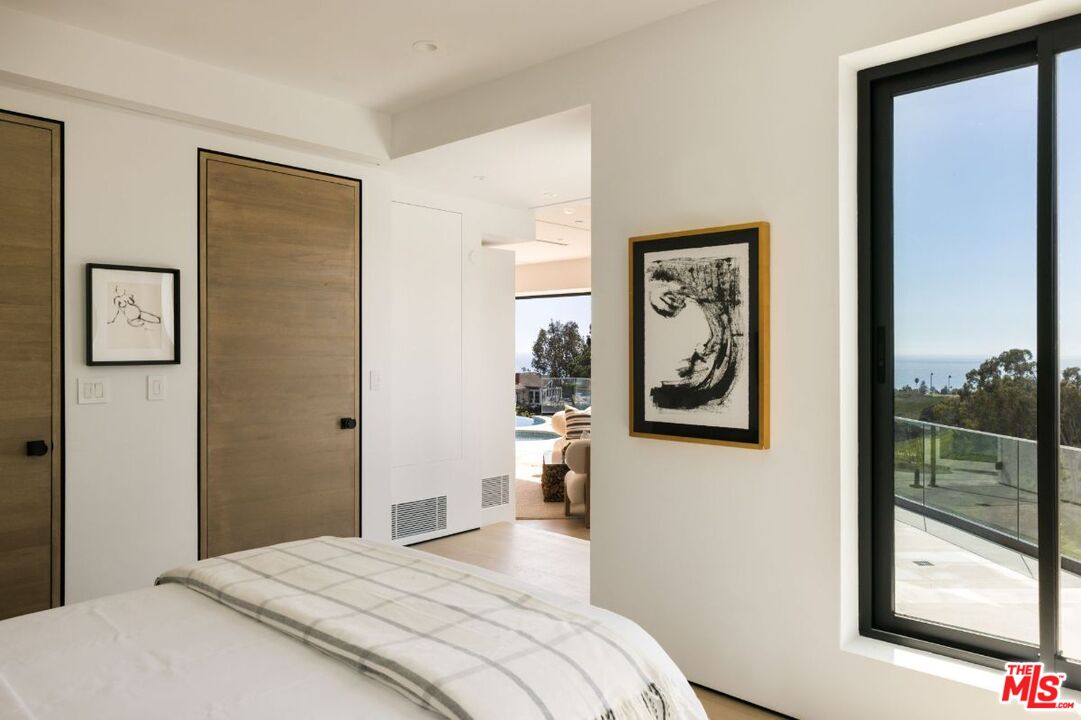 An extraordinary promontory in Malibu Park