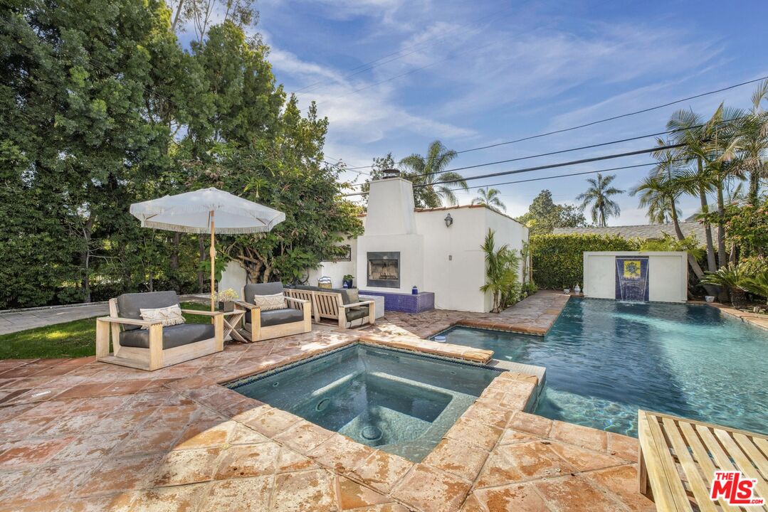 163 S Larchmont Blvd