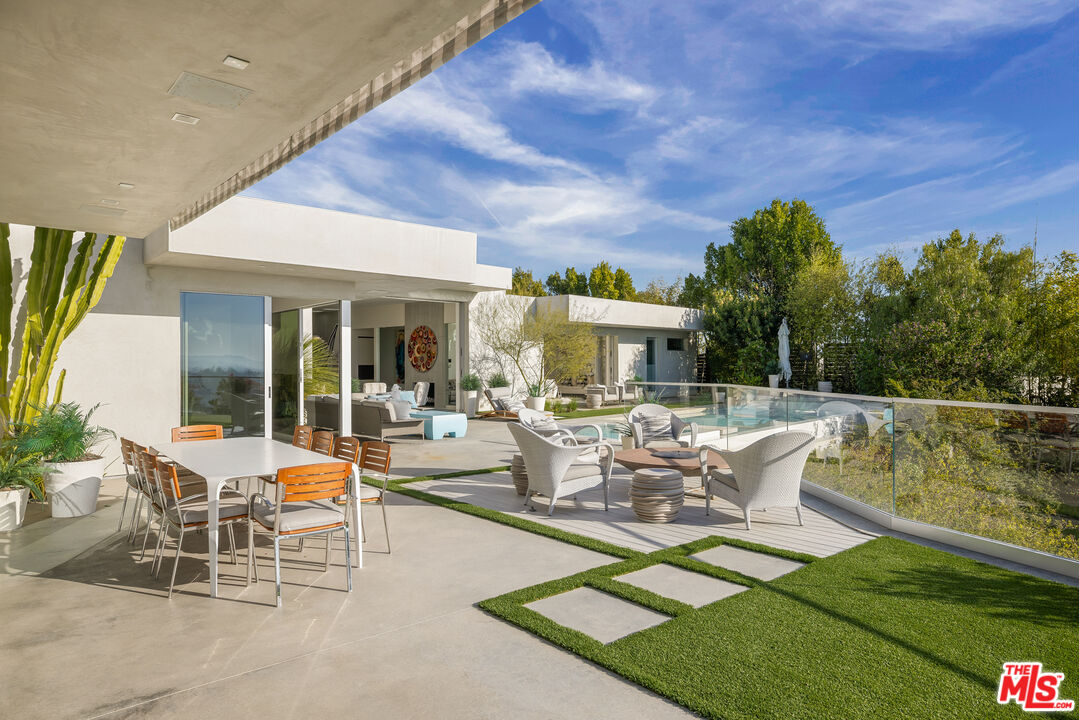 head-on ocean-view Trousdale residence