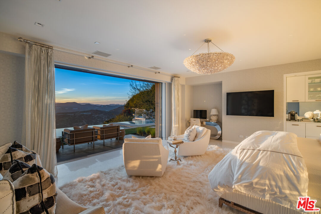 head-on ocean-view Trousdale residence