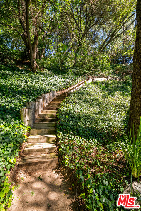 Charm & Timeless Sophistication