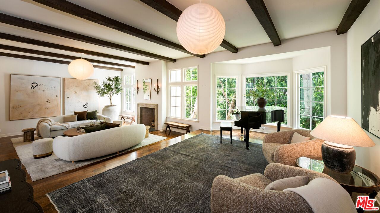 Charm & Timeless Sophistication