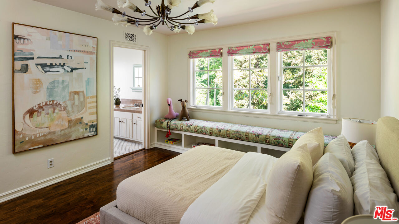 Charm & Timeless Sophistication