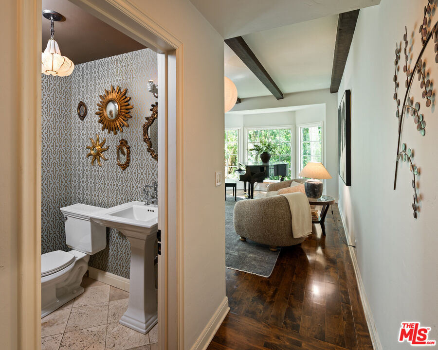 Charm & Timeless Sophistication