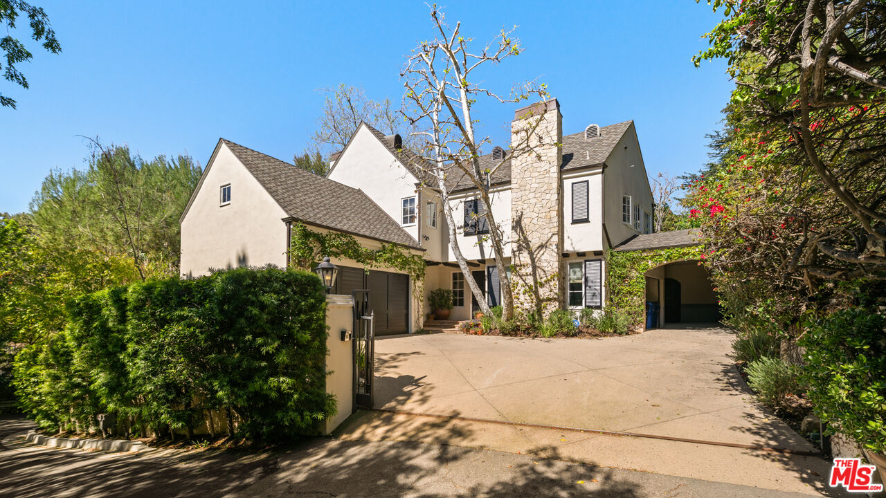 Charm and Timeless Sophistication