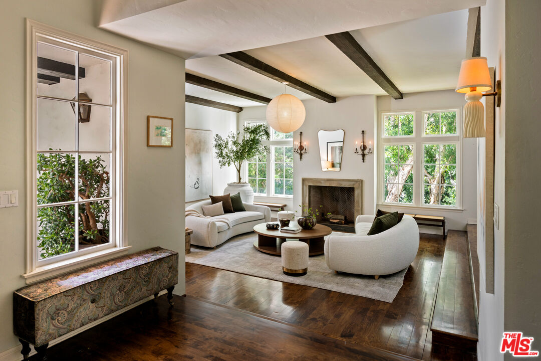 Charm & Timeless Sophistication