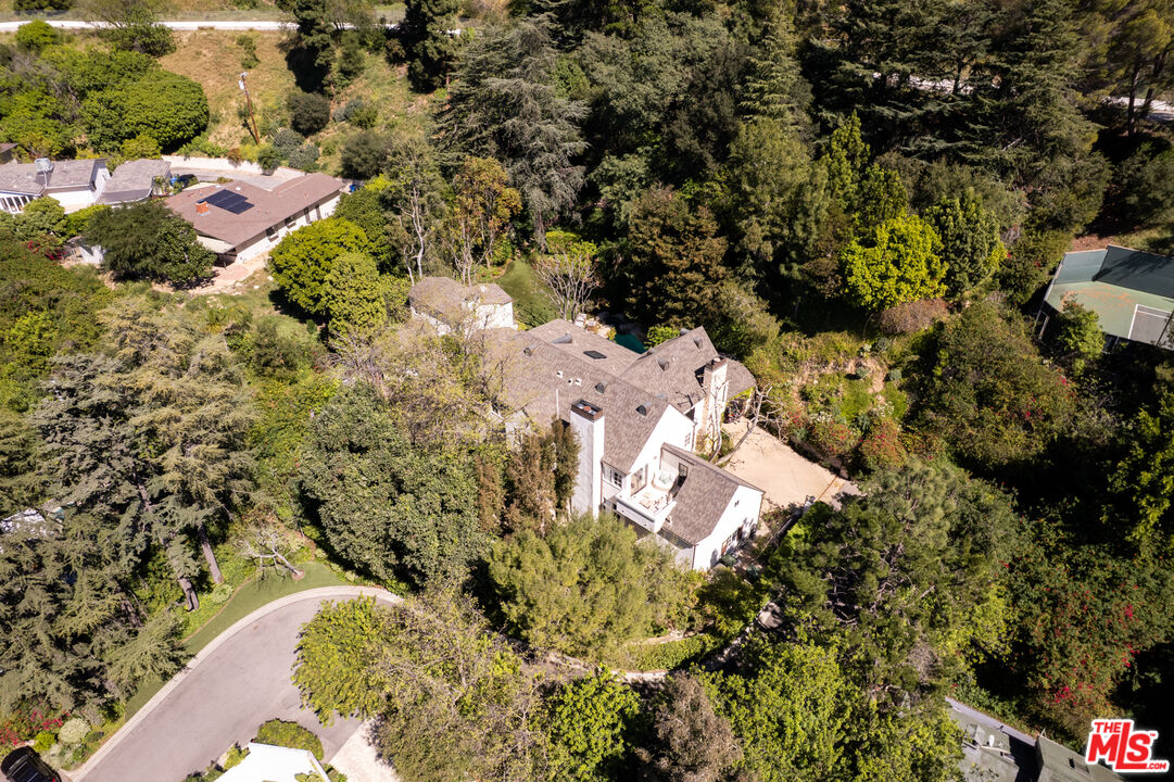 Charm & Timeless Sophistication