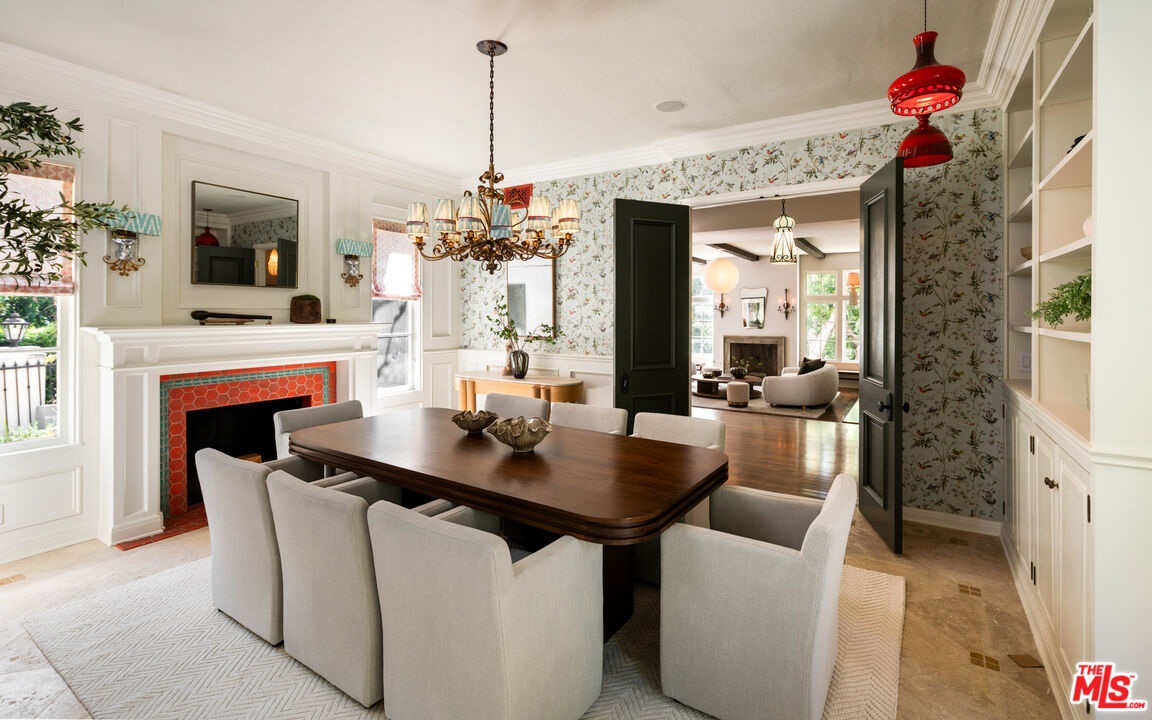 Charm & Timeless Sophistication