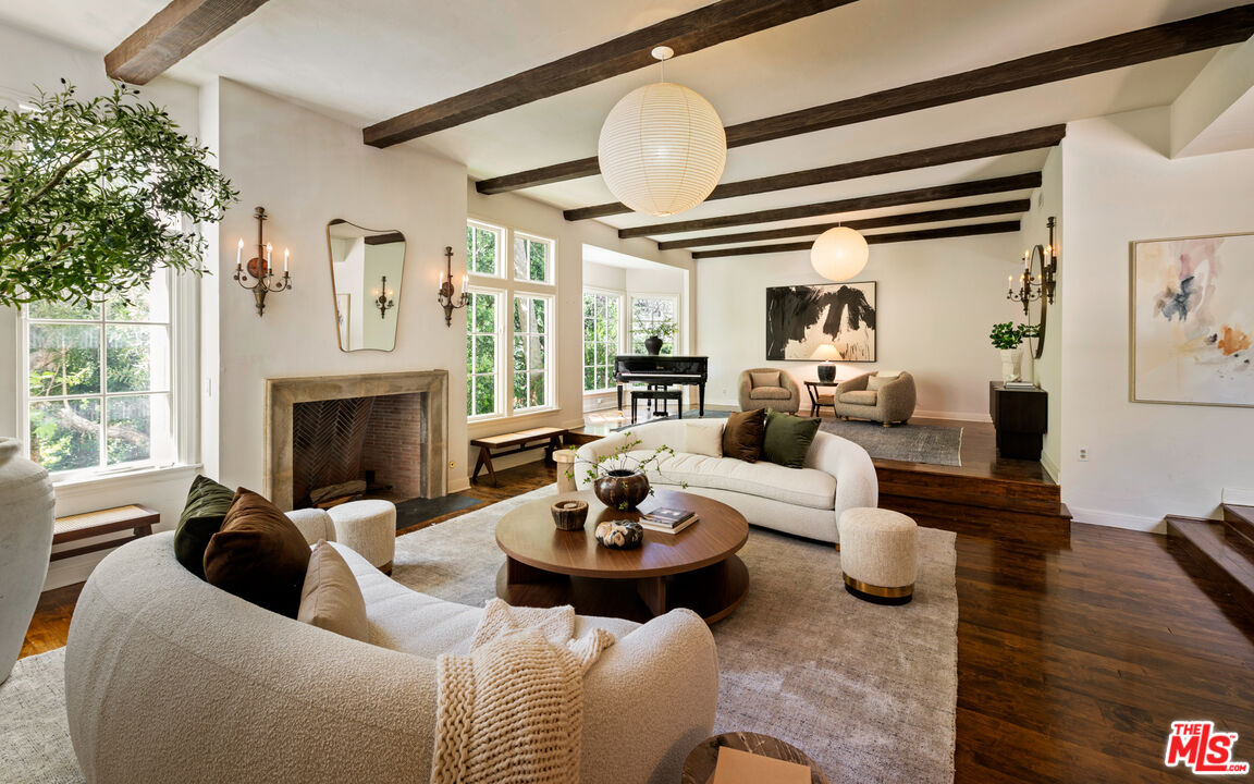 Charm & Timeless Sophistication