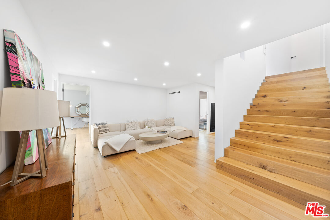 panoramic Queen's necklace views