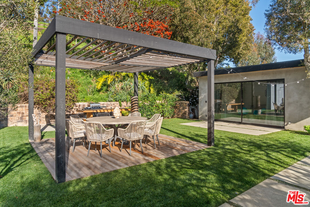 panoramic Queen's necklace views