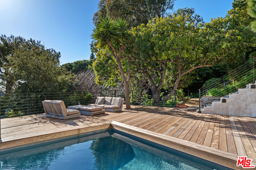 panoramic Queen's necklace views