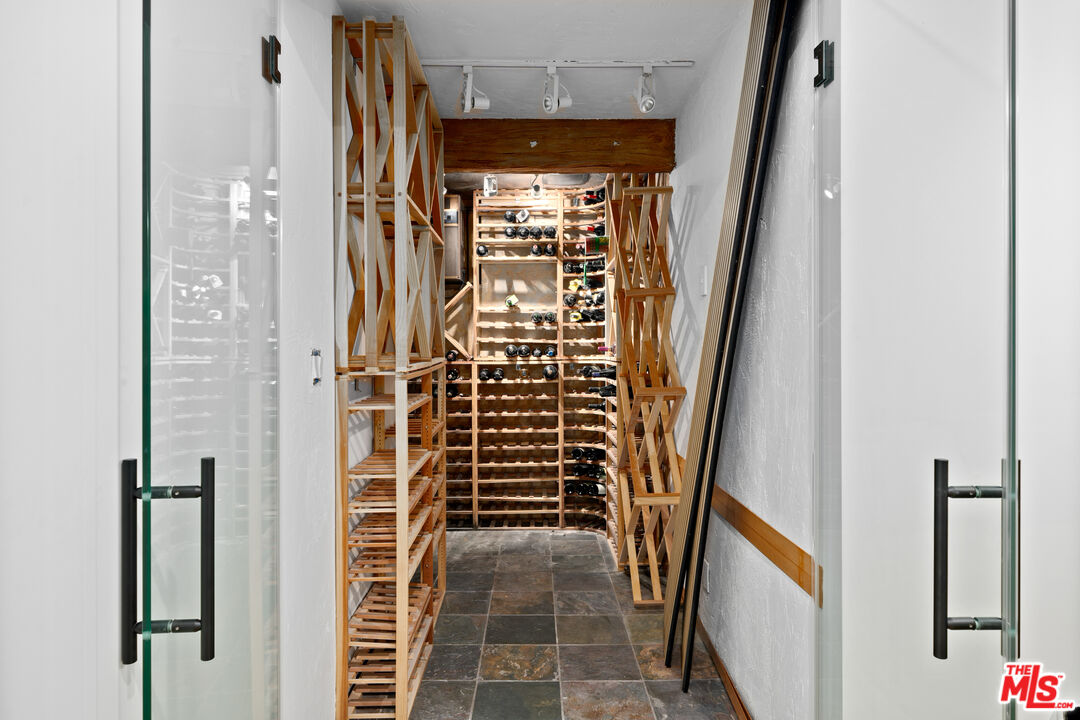 panoramic Queen's necklace views