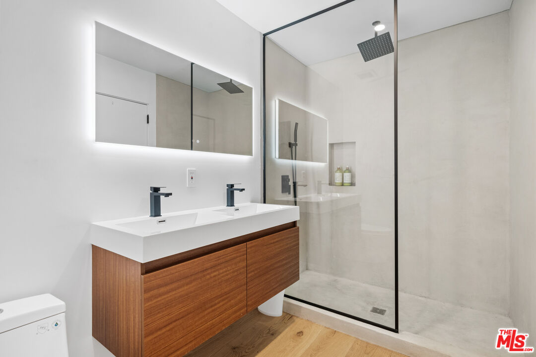 panoramic Queen's necklace views