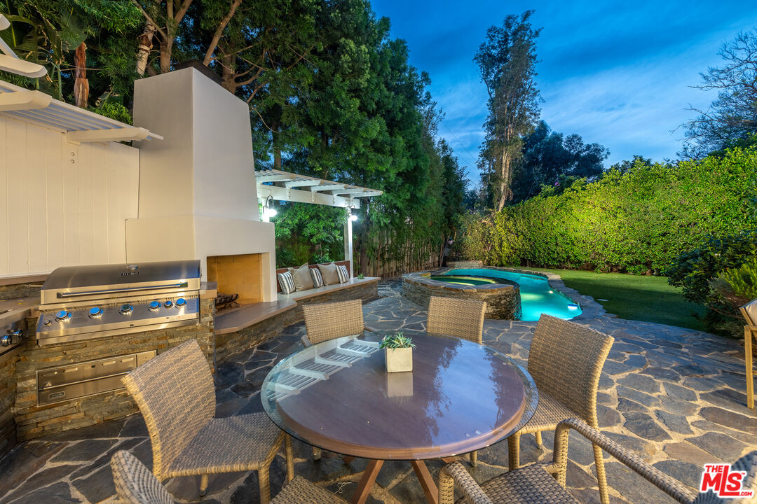 Montecito meets Sherman Oaks