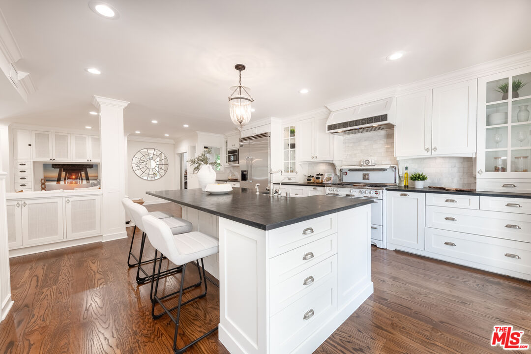 Montecito meets Sherman Oaks