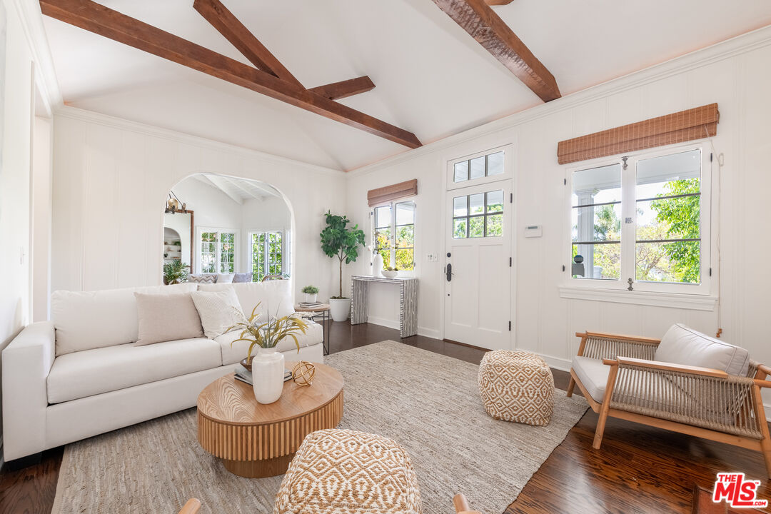 Montecito meets Sherman Oaks