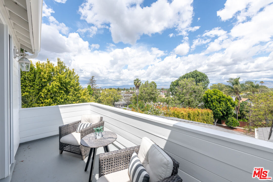 Montecito meets Sherman Oaks