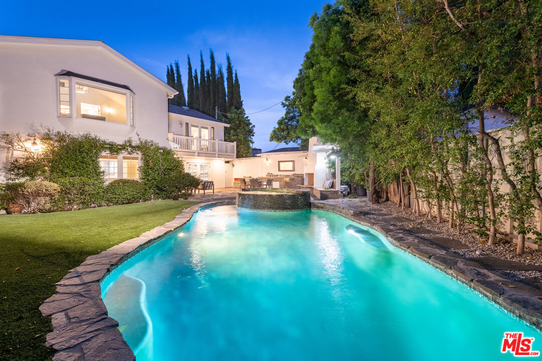 Montecito meets Sherman Oaks