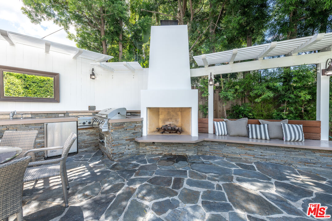 Montecito meets Sherman Oaks