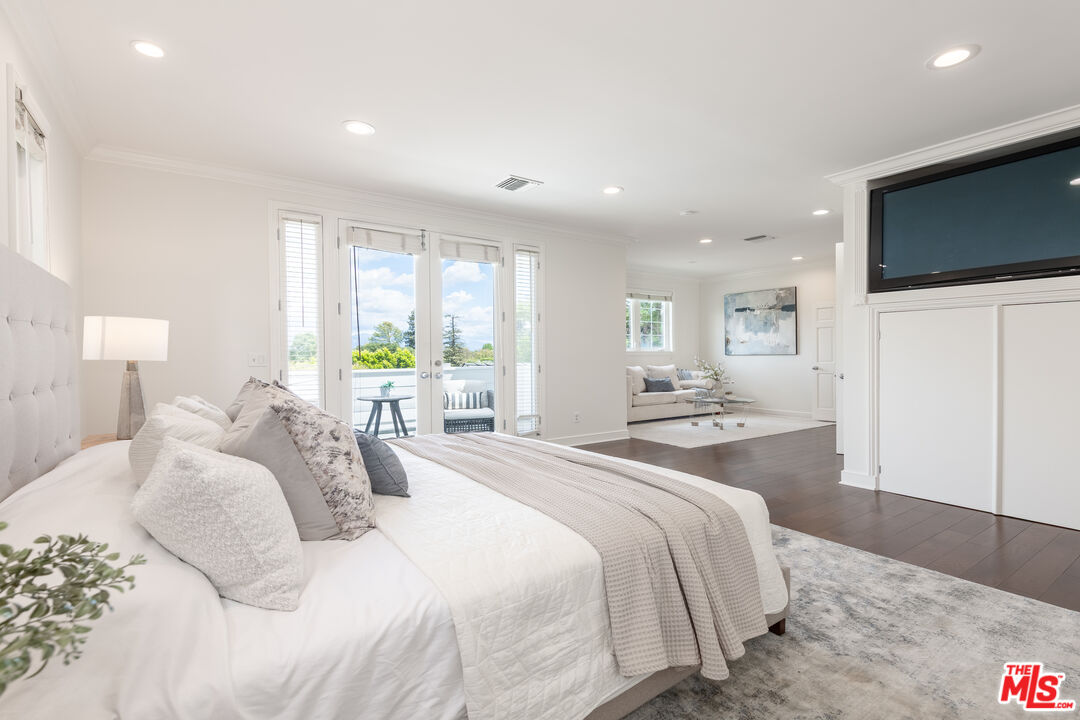 Montecito meets Sherman Oaks