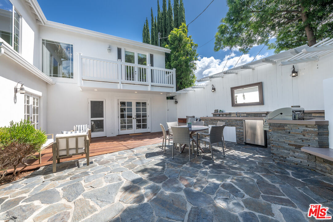 Montecito meets Sherman Oaks