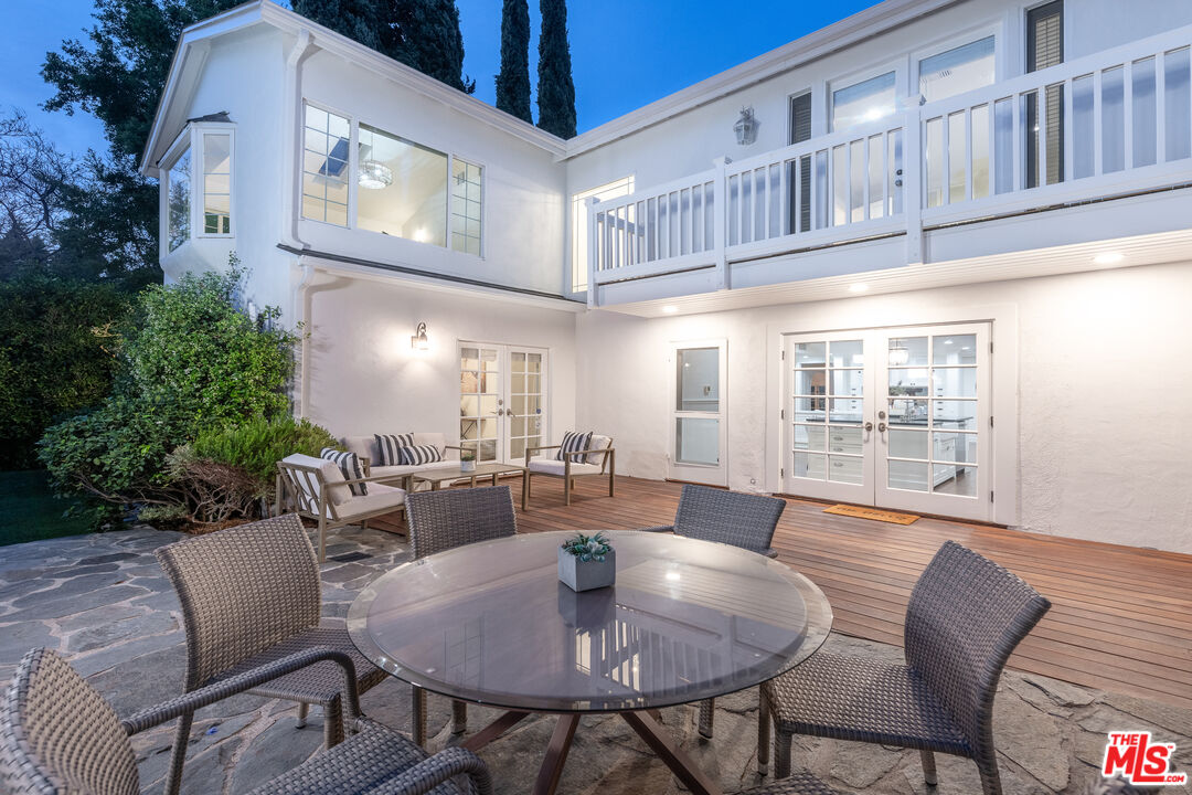 Montecito meets Sherman Oaks