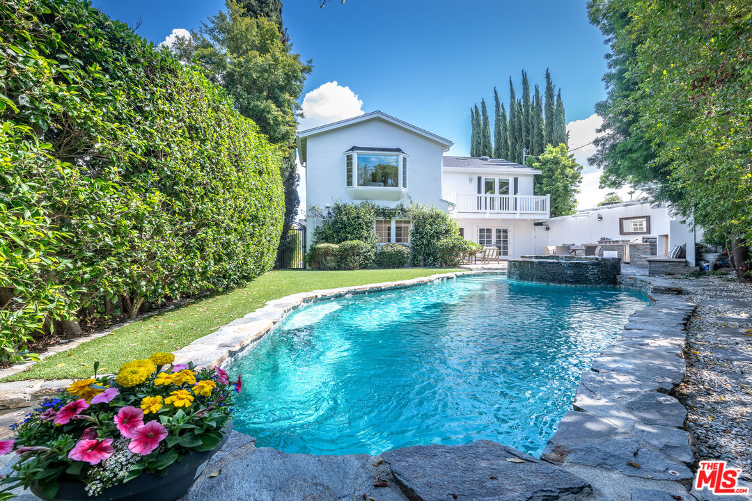 Montecito meets Sherman Oaks