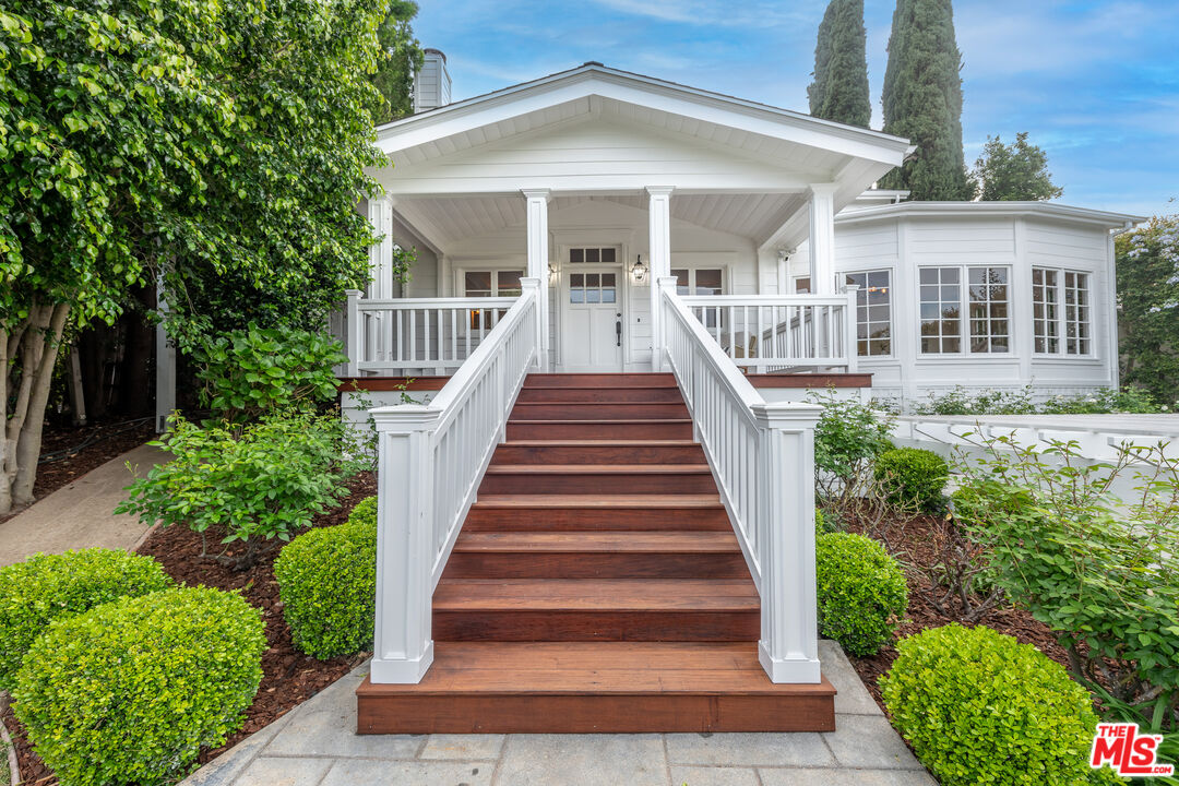 Montecito meets Sherman Oaks