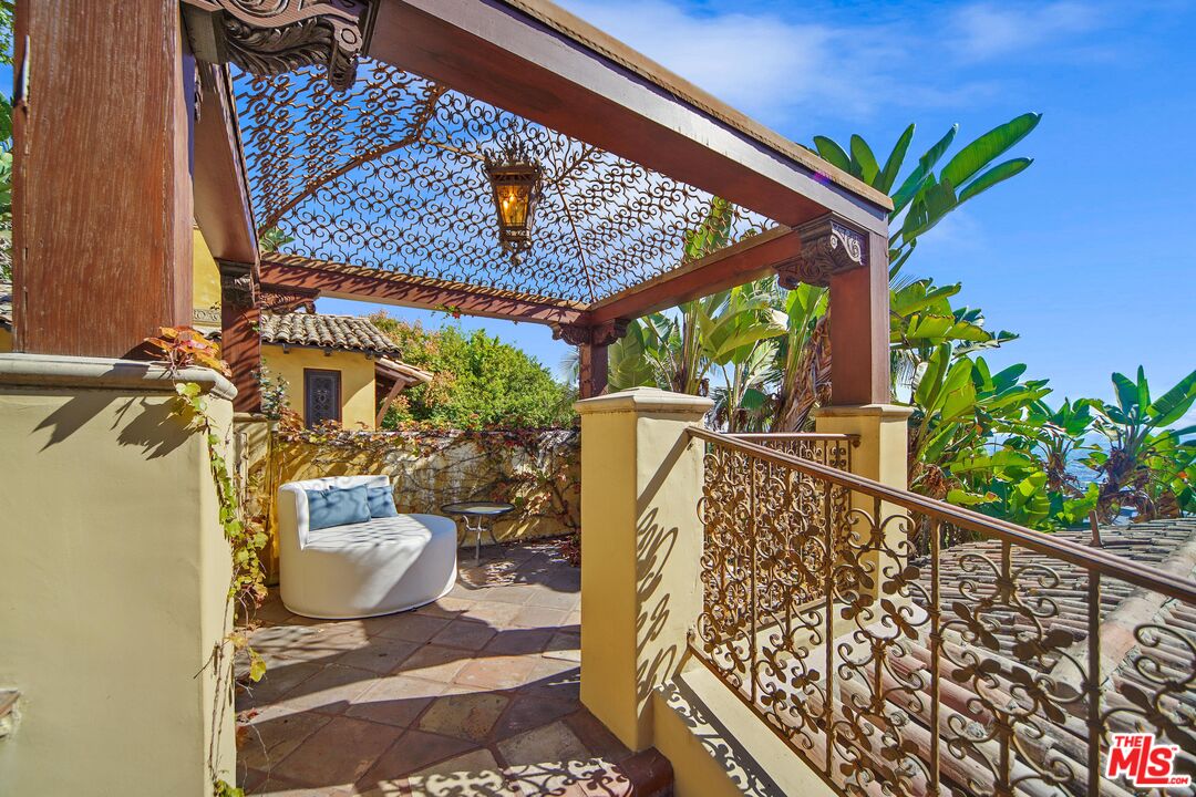 city light views & old hollywood glamour